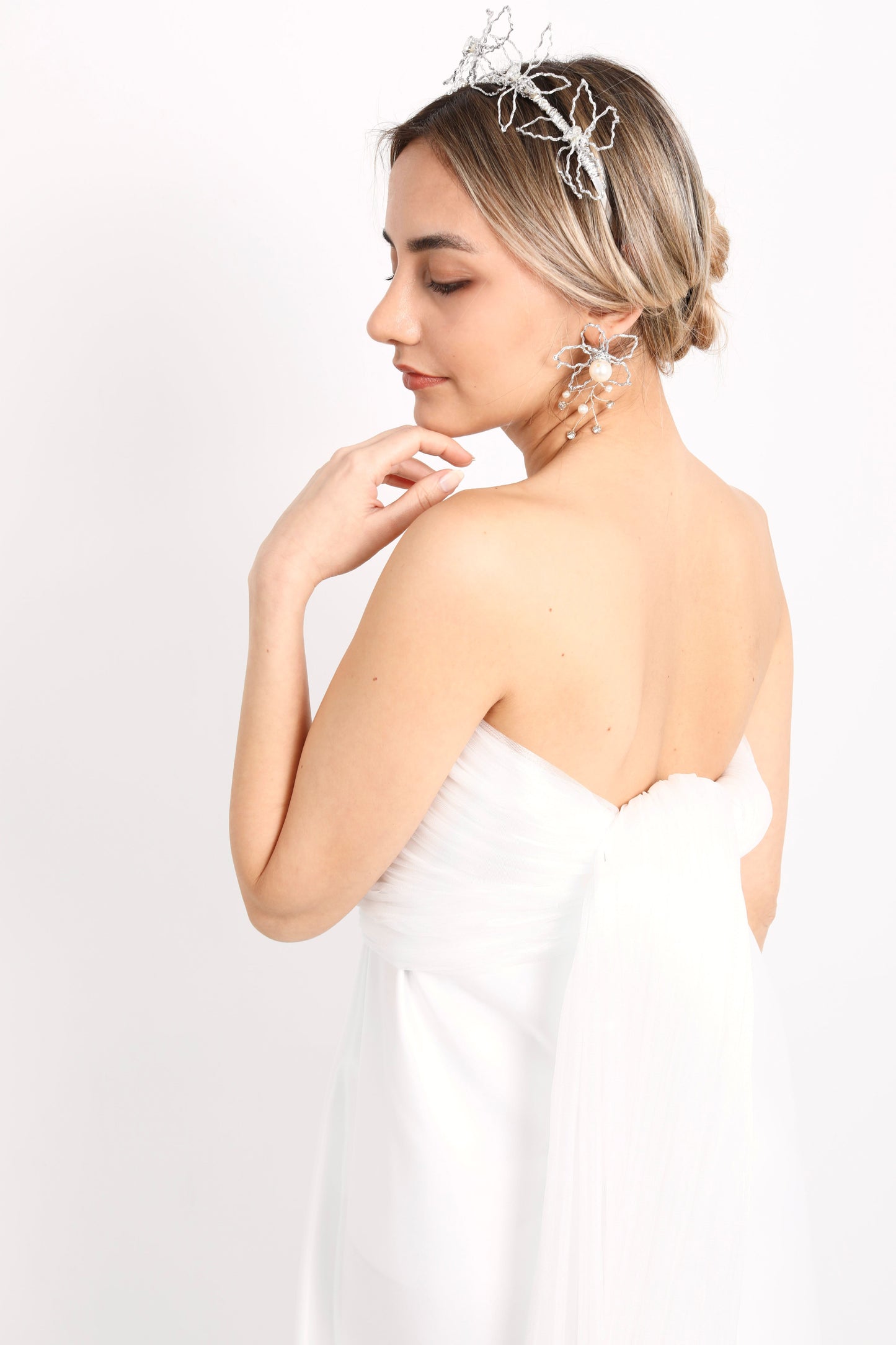 Sara Pearl Earring